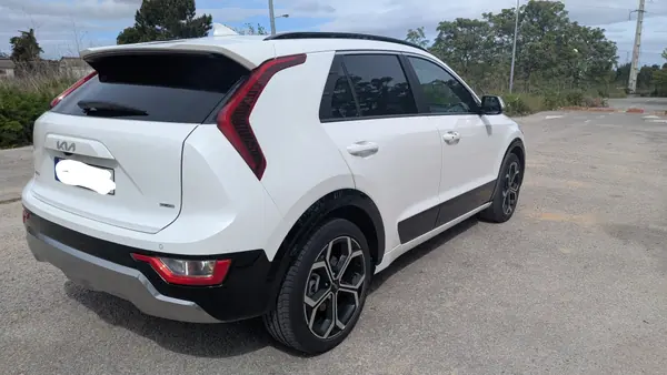 Kia Niro 2024 - 27590 EUR, 20000 km - AUTO.MOTO.pt - 20000km - foto 7 de 12