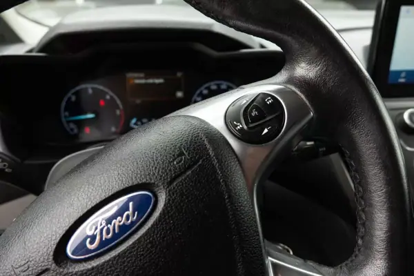 Ford Transit Connect 2020 - 15000 EUR, 147248 km - AUTO.MOTO.pt - 147248km - foto 16 de 20