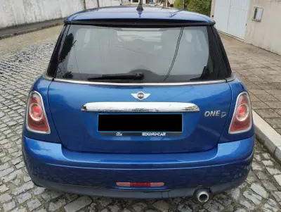 MINI 3 Portas 2011 - 7750 EUR, 200000 km - AUTO.MOTO.pt - 200000km - foto 6 de 23