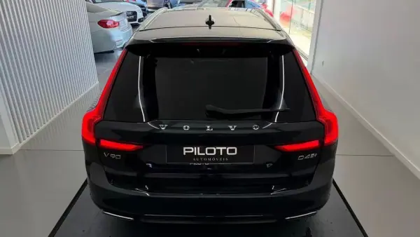 Volvo V90 2018 - 23990 EUR, 166090 km - AUTO.MOTO.pt - 166090km - foto 7 de 31