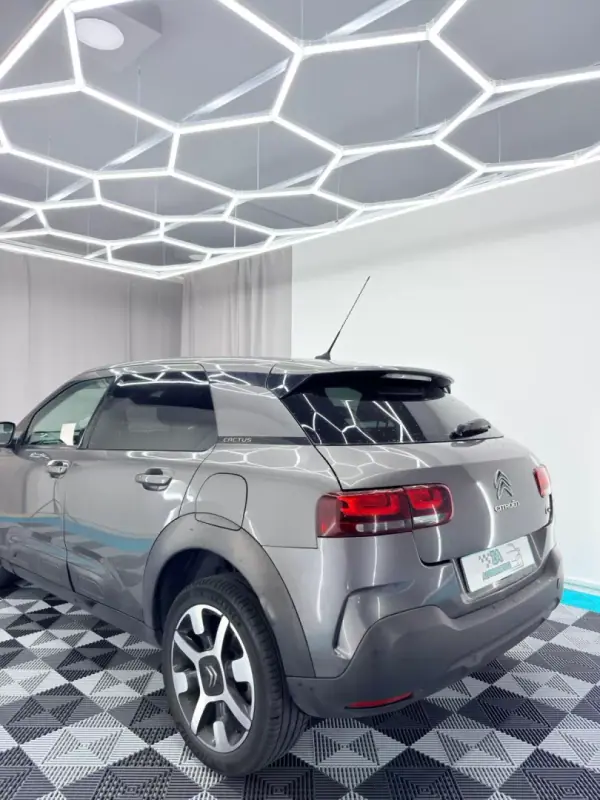 Citroën C4 Cactus 2019 - 10999 EUR, 114000 km - AUTO.MOTO.pt - 114000km - foto 6 de 21