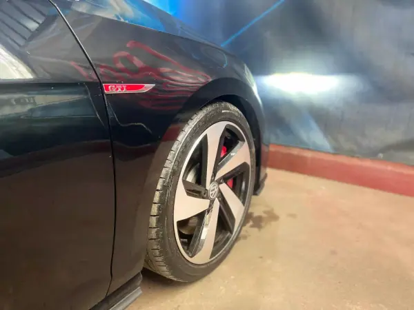 Volkswagen Golf 2019 - 30500 EUR, 106000 km - AUTO.MOTO.pt - 106000km - foto 20 de 47