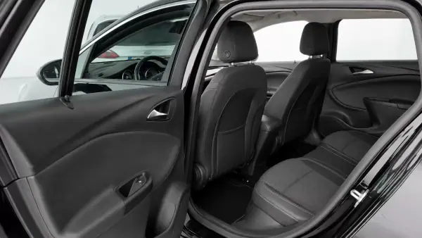 Opel Astra Sports Tourer 2017 - 7999 EUR, 118000 km - 118000km - foto 9 de 10