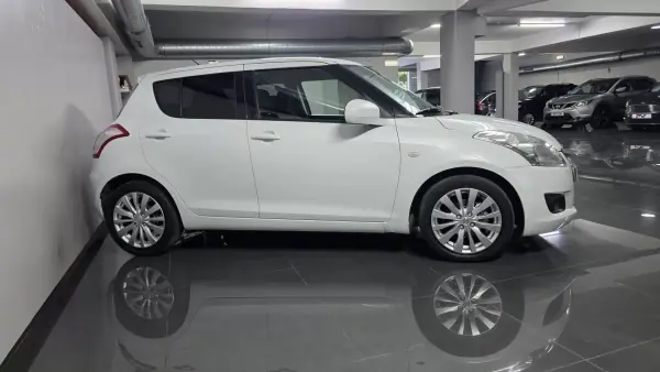 Suzuki Swift 2010 - 8990 EUR, 102000 km - AUTO.MOTO.pt - 102000km - foto 3 de 28