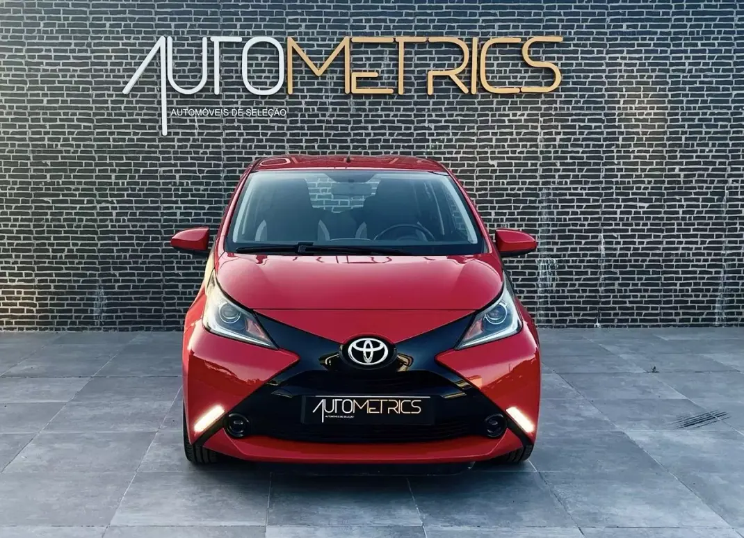 Toyota Aygo 2016 - 8500 EUR, 190000 km - AUTO.MOTO.pt - 190000km - foto 10 de 16