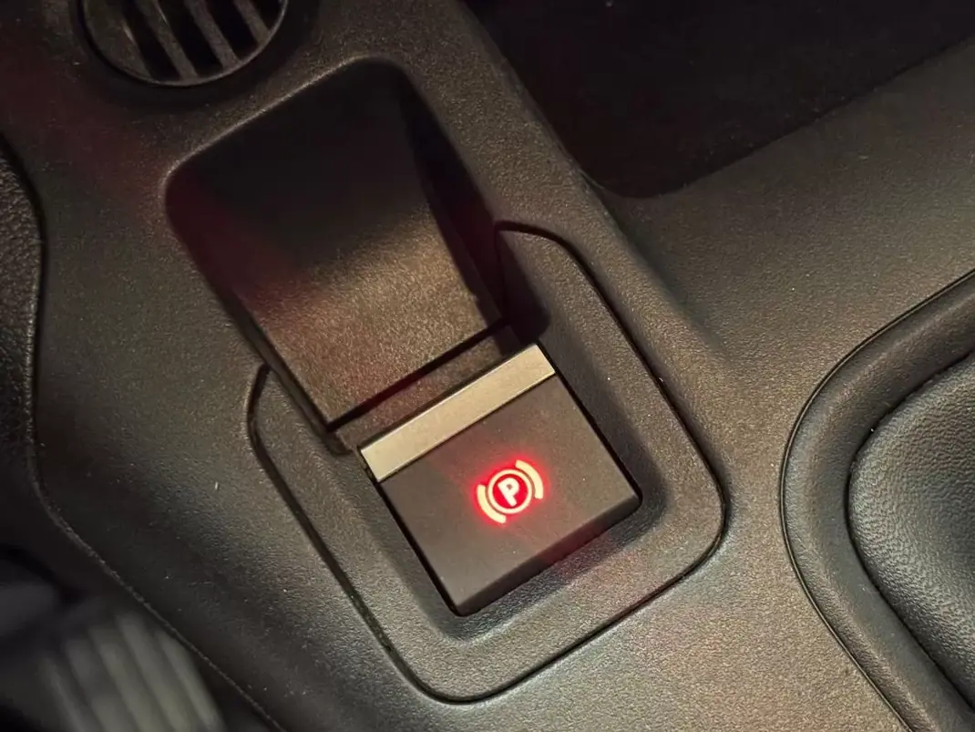 Peugeot Partner 1.6 HDI 100cv 3 Lug 2019 - 13950 EUR, 100000 km - AUTO.MOTO.pt - 100000km - foto 12 de 13