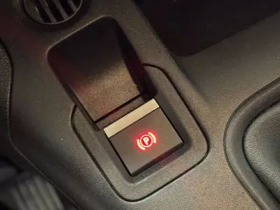 Peugeot Partner 1.6 HDI 100cv 3 Lug 2019 - 13950 EUR, 100000 km - AUTO.MOTO.pt - 100000km - foto 12 de 13