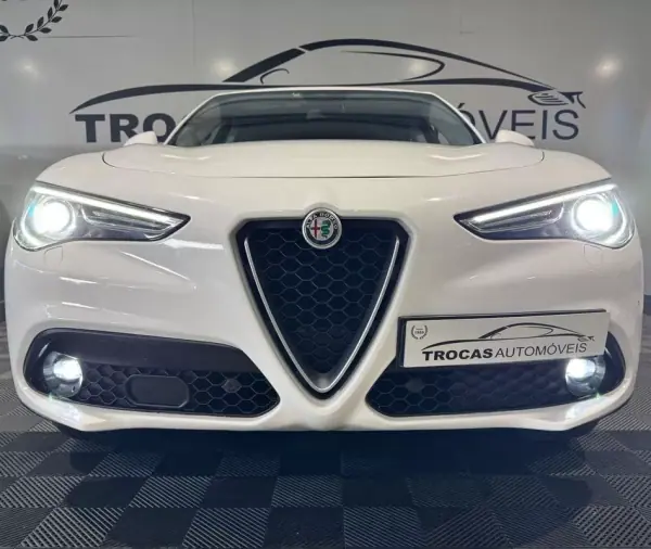 Alfa Romeo Stelvio 2017 - 22900 EUR, 215900 km - AUTO.MOTO.pt - 215900km - foto 59 de 60