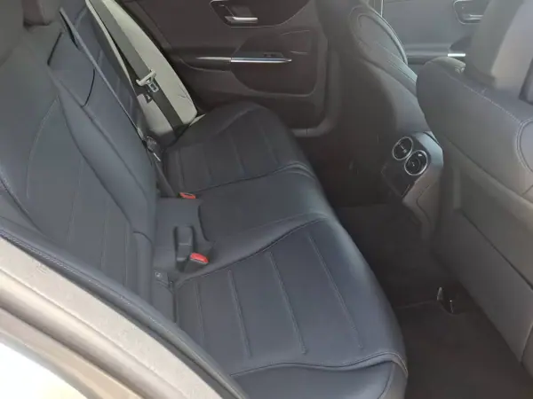 Mercedes-Benz C 300e 2022 - 39990 EUR, 59000 km - AUTO.MOTO.pt - 59000km - foto 24 de 47