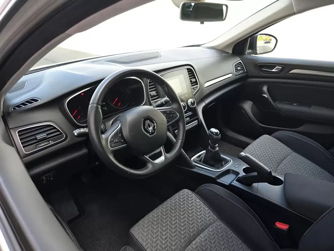 Renault Mégane 2021 - 15400 EUR, 63000 km - 63000km - foto 13 de 30