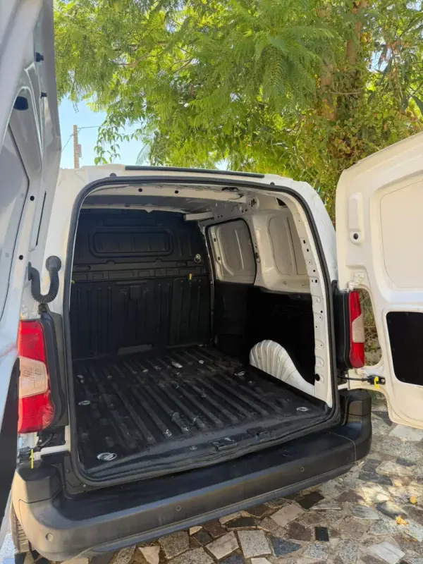 Citroën Berlingo 2023 - 16900 EUR, 98357 km - AUTO.MOTO.pt - 98357km - foto 8 de 8