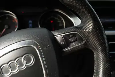 Audi A5 Sportback 2009 - 11900 EUR, 270425 km - AUTO.MOTO.pt - 270425km - foto 20 de 25