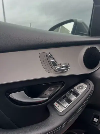 Mercedes-Benz GLC 250 2018 - 47000 EUR, 53761 km - AUTO.MOTO.pt - 53761km - foto 12 de 13