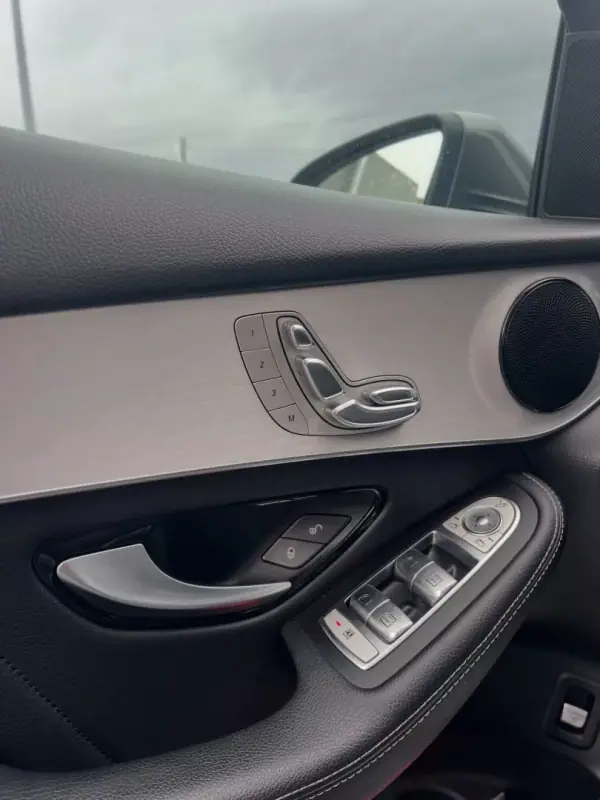 Mercedes-Benz GLC 250 2018 - 47000 EUR, 53761 km - AUTO.MOTO.pt - 53761km - foto 12 de 13
