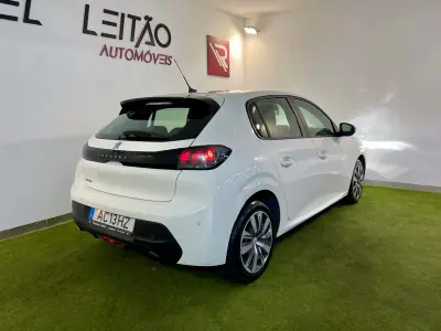 Peugeot 208 2020 - 11900 EUR, 177000 km - AUTO.MOTO.pt - 177000km - foto 6 de 28