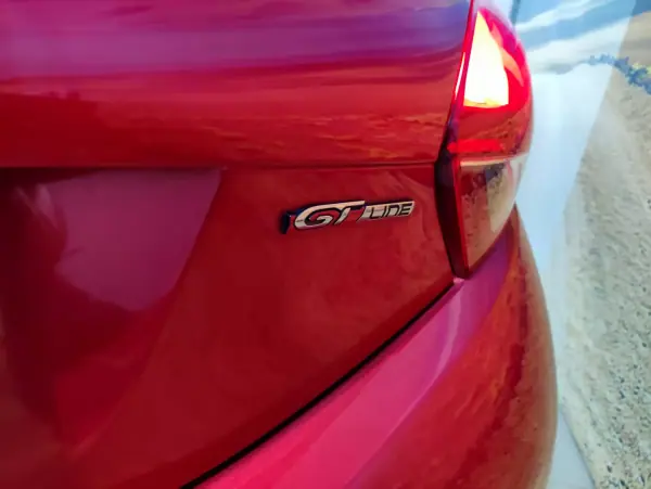 Peugeot 208 2018 - 12490 EUR, 61000 km - AUTO.MOTO.pt - 61000km - foto 8 de 28