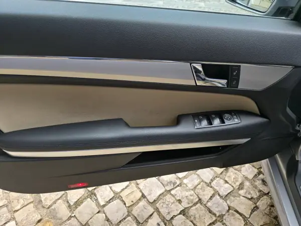 Mercedes-Benz E 250 2010 - 15999 EUR, 212000 km - 212000km - foto 7 de 23