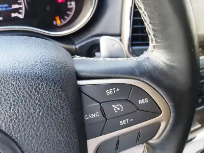 Jeep Grand Cherokee 2016 - 34950 EUR, 135350 km - AUTO.MOTO.pt - 135350km - foto 36 de 60