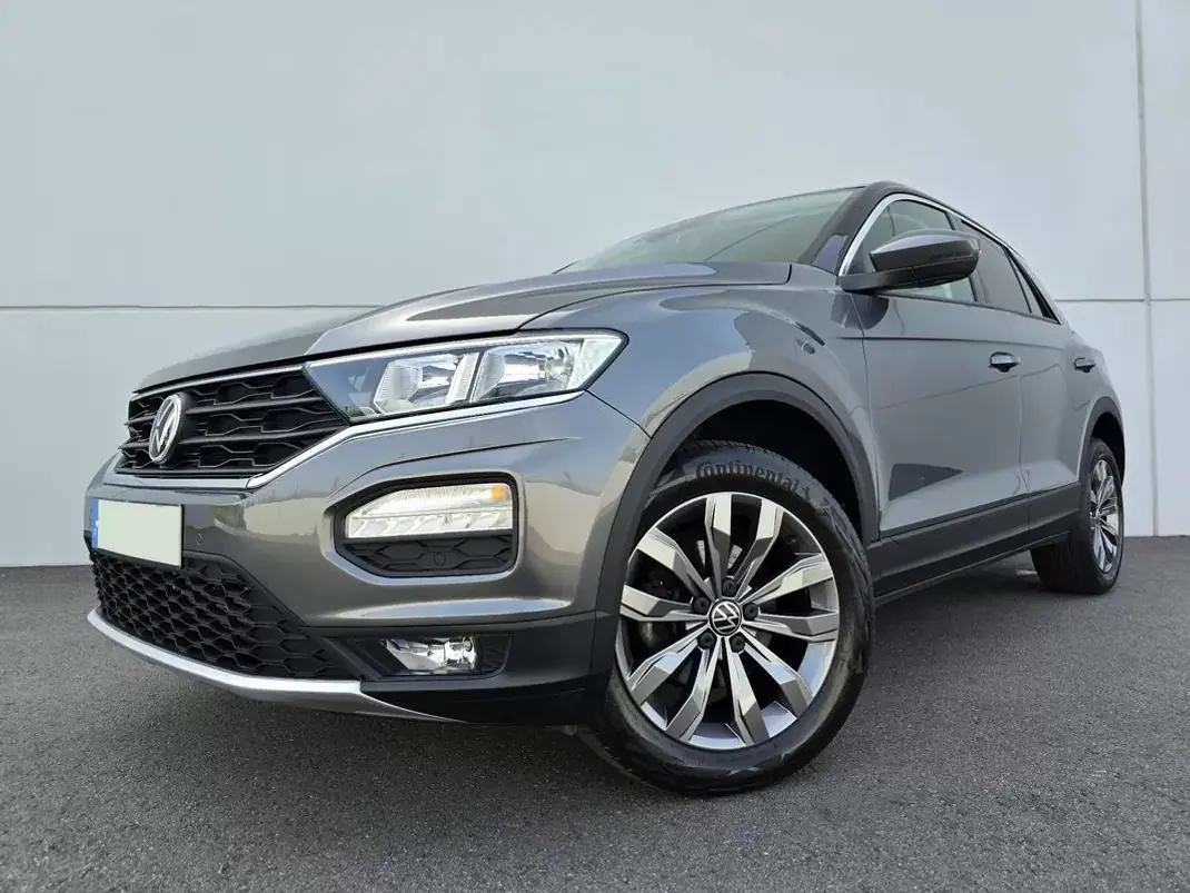 Volkswagen T-Roc 2021 - 17750 EUR, 72400 km - AUTO.MOTO.pt - 72400km - foto 2 de 37