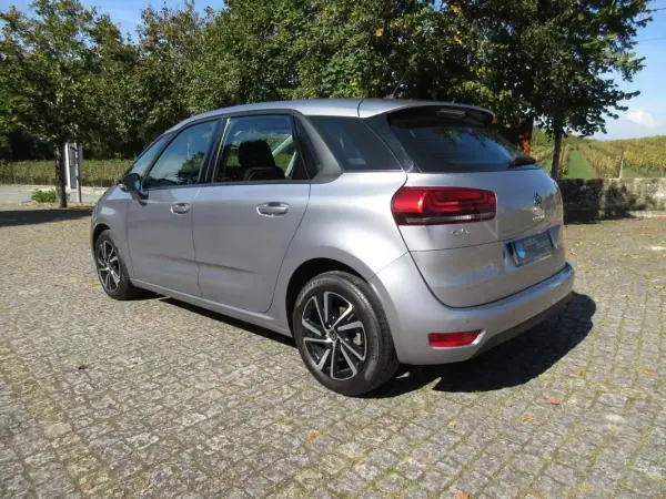 Citroën C4 Picasso 2017 - 13990 EUR, 169000 km - AUTO.MOTO.pt - 169000km - foto 7 de 45