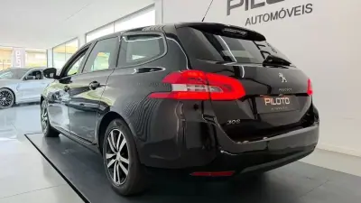 Peugeot 308 SW 2019 - 13990 EUR, 134327 km - AUTO.MOTO.pt - 134327km - foto 6 de 28