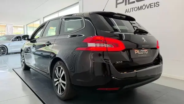 Peugeot 308 SW 2019 - 13990 EUR, 134327 km - AUTO.MOTO.pt - 134327km - foto 6 de 28