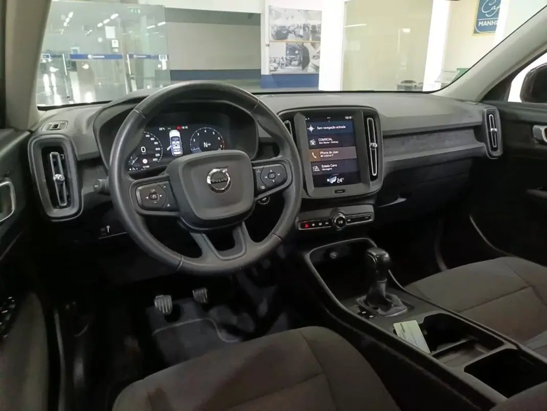Volvo XC 40 2022 - 21999 EUR, 121117 km - 121117km - foto 8 de 12