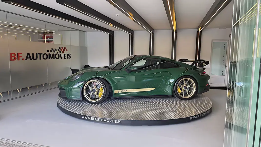 Porsche 992 2021 - 235000 EUR, 15666 km - AUTO.MOTO.pt - 15666km - foto 13 de 61