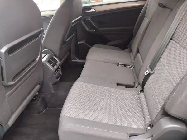 Volkswagen Tiguan Allspace 2021 - 29990 EUR, 108015 km - AUTO.MOTO.pt - 108015km - foto 12 de 20