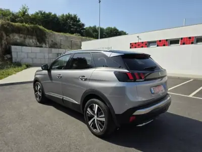 Peugeot 3008 2017 - 18990 EUR, 117000 km - AUTO.MOTO.pt - 117000km - foto 9 de 15