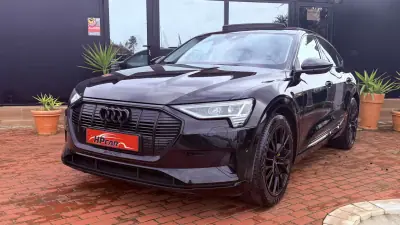 Audi e-tron Sportback 2020 - 31990 EUR, 80000 km - AUTO.MOTO.pt - 80000km - foto 22 de 43
