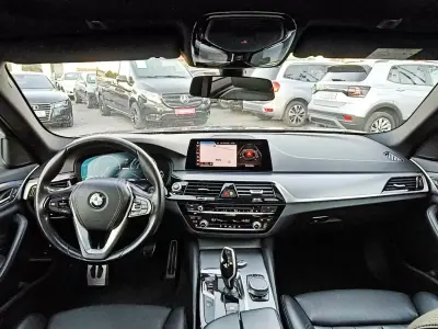 BMW 530 2019 - 24800 EUR, 184729 km - AUTO.MOTO.pt - 184729km - foto 3 de 37