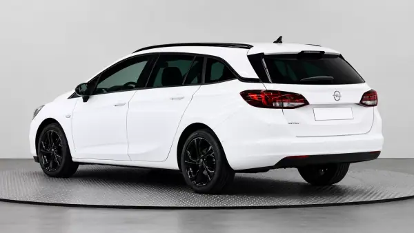 Opel Astra Sports Tourer 2022 - 11250 EUR, 146000 km - AUTO.MOTO.pt - 146000km - foto 4 de 9