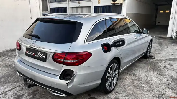 Mercedes-Benz C 300 2021 - 27500 EUR, 201000 km - AUTO.MOTO.pt - 201000km - foto 7 de 22