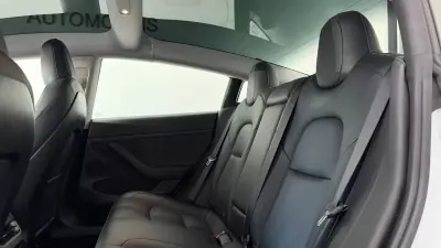 Tesla Model 3 2022 - 29990 EUR, 84000 km - AUTO.MOTO.pt - 84000km - foto 17 de 21