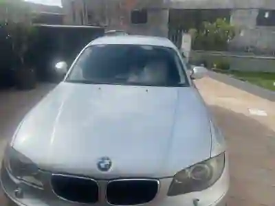 BMW 120 2010 - 10500 EUR, 256000 km - AUTO.MOTO.pt - 256000km - foto 10 de 12
