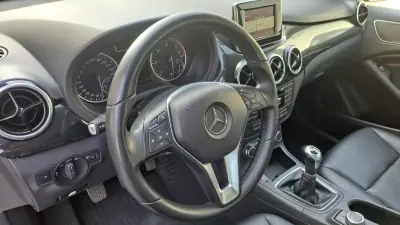 Mercedes-Benz B 180 2014 - 13890 EUR, 141469 km - AUTO.MOTO.pt - 141469km - foto 32 de 43