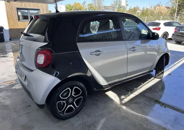 Smart ForFour 2016 - 10990 EUR, 51569 km - AUTO.MOTO.pt - 51569km - foto 3 de 14