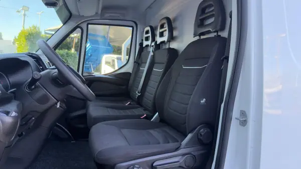 Iveco Daily 2024 - 36000 EUR, 55000 km - AUTO.MOTO.pt - 55000km - foto 7 de 11