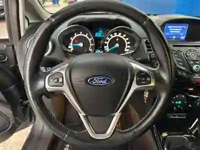 Ford Fiesta 2017 - 9900 EUR, 152000 km - AUTO.MOTO.pt - 152000km - foto 17 de 23