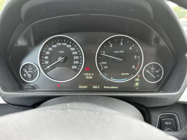 BMW 320 2013 - 12900 EUR, 280000 km - AUTO.MOTO.pt - 280000km - foto 60 de 64