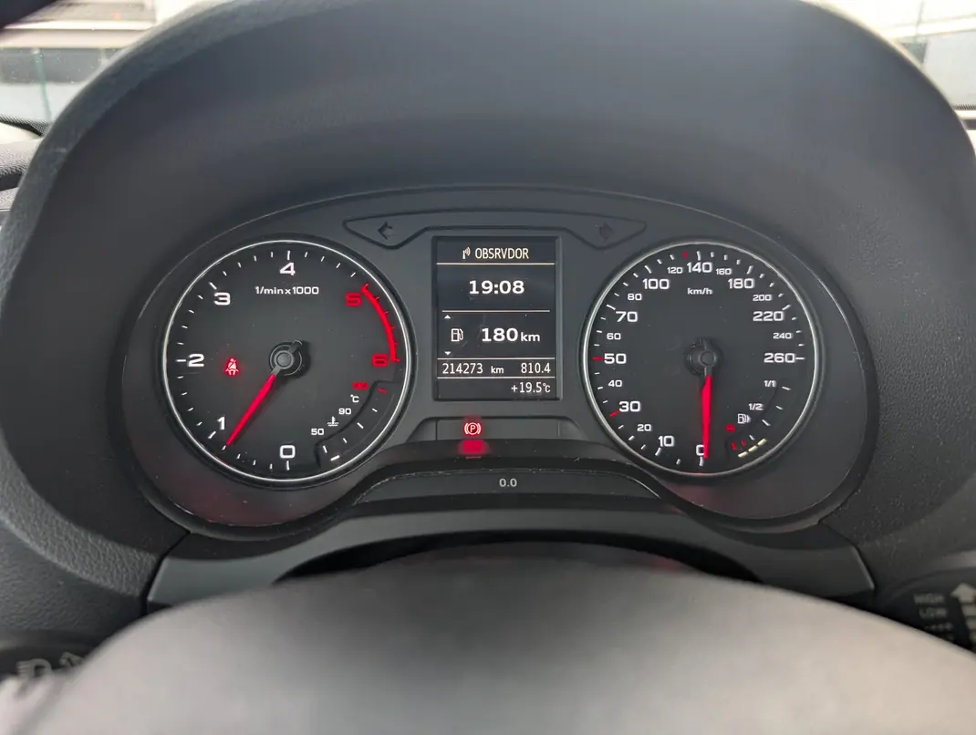 Audi A3 Sportback 2013 - 9500 EUR, 210000 km - 210000km - foto 6 de 9