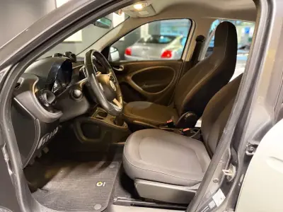 Smart ForFour 2018 - 11900 EUR, 51000 km - AUTO.MOTO.pt - 51000km - foto 17 de 19