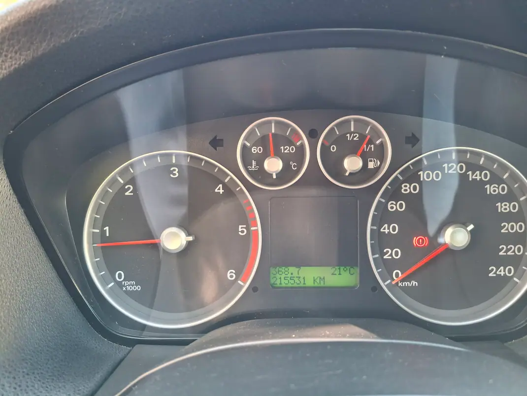 Ford Focus SW 2006 - 4000 EUR, 215000 km - AUTO.MOTO.pt - 215000km - foto 10 de 10