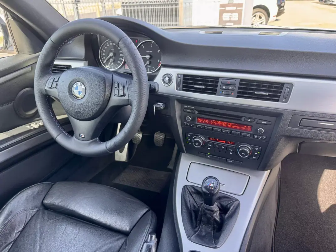 BMW 320 2009 - 13990 EUR, 243000 km - 243000km - foto 10 de 19