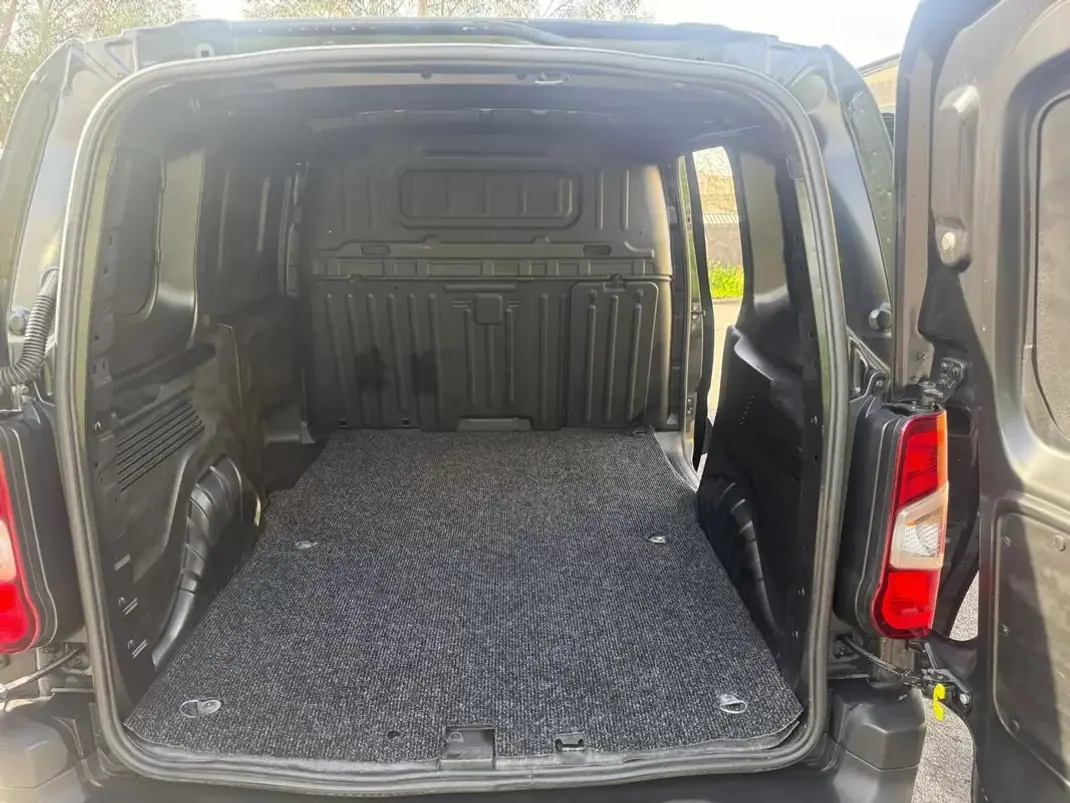 Peugeot PARTNER GIRAFON 2019 - 10900 EUR, 186000 km - AUTO.MOTO.pt - 186000km - foto 18 de 27