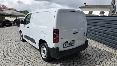 Citroën Berlingo 2022 - 14450 EUR, 77000 km - AUTO.MOTO.pt - 77000km - foto 4 de 24