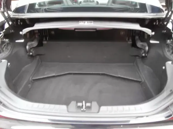 Mercedes-Benz SLK 200 2010 - 16000 EUR, 176098 km - AUTO.MOTO.pt - 176098km - foto 24 de 32