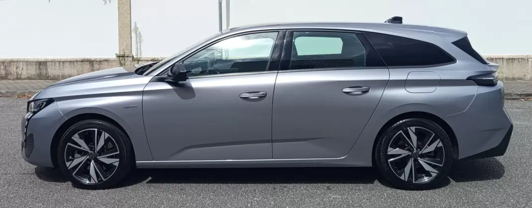 Peugeot 308 SW 2023 - 22490 EUR, 31200 km - 31200km - foto 6 de 19