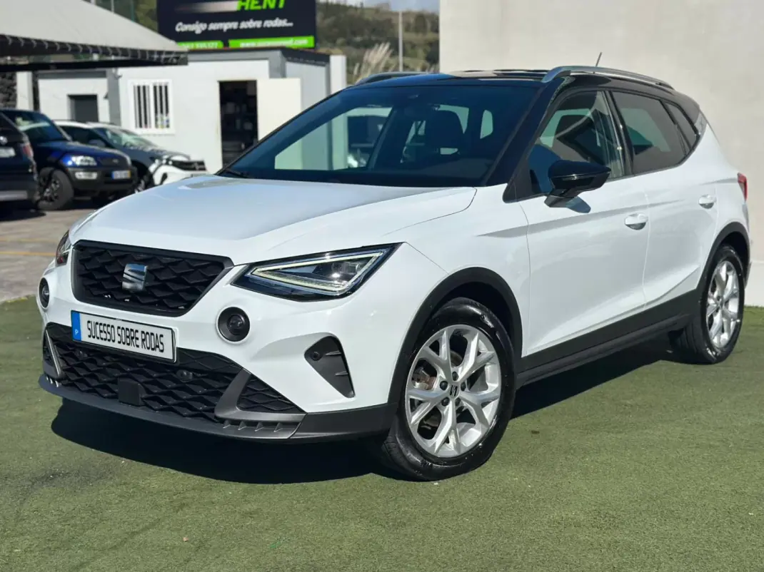 SEAT Arona 2024 - 21990 EUR, 29550 km - AUTO.MOTO.pt - 29550km - foto 1 de 24